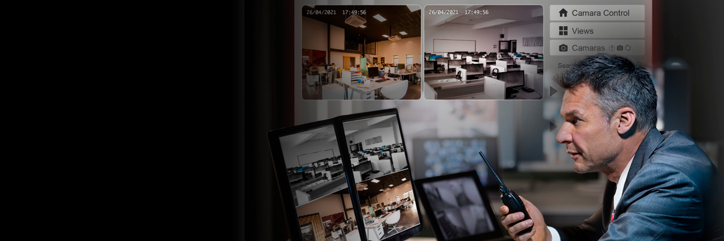 joven masculino viendo camaras de seguridad con Claro Cloud Videovigilancia joven masculino viendo camaras de seguridad con Claro Cloud Videovigilancia