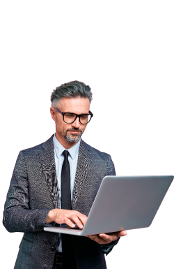 hombre de traje formal sosteniendo su laptop mientras usa Claro Cloud hombre de traje formal sosteniendo su laptop mientras usa Claro Cloud